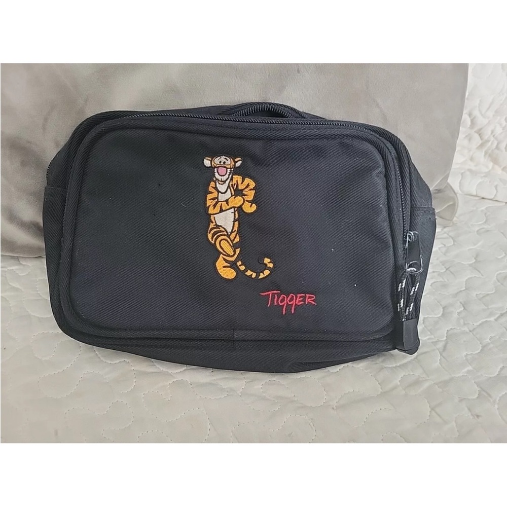 EUC Vintage Walt Disney world Tigger Fanny bag